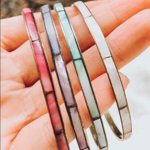 Set of 4 colorful pearl bracelets